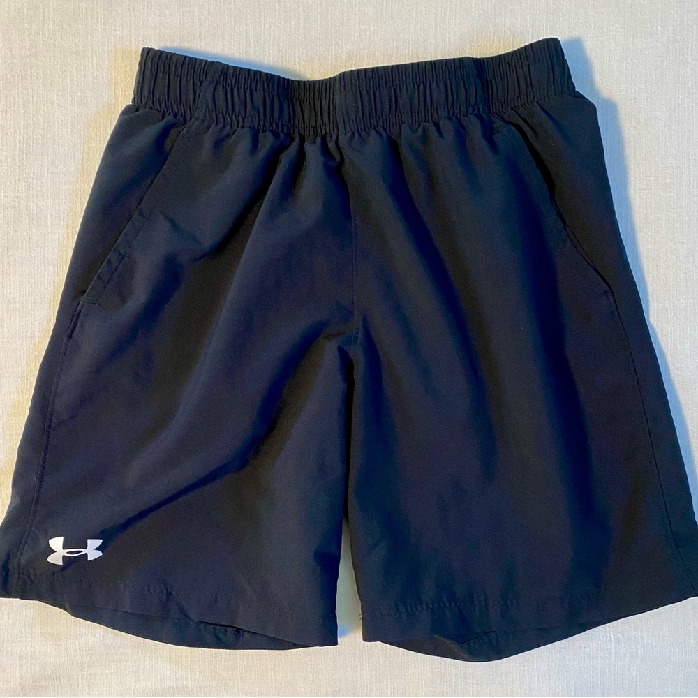 Under Armour Woven Lightweight  Performance Athletic Shorts Boys L